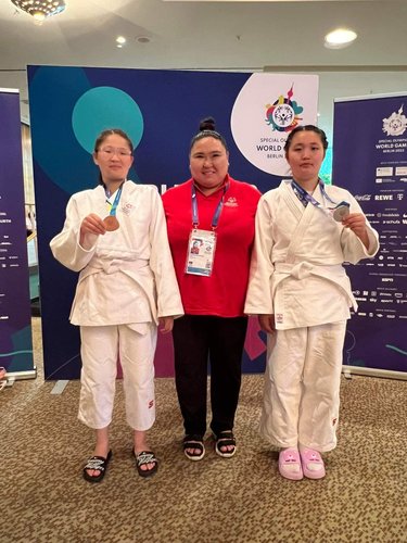 Тусгай олимпын наадмаас мөнгө, хүрэл медаль хүртэв